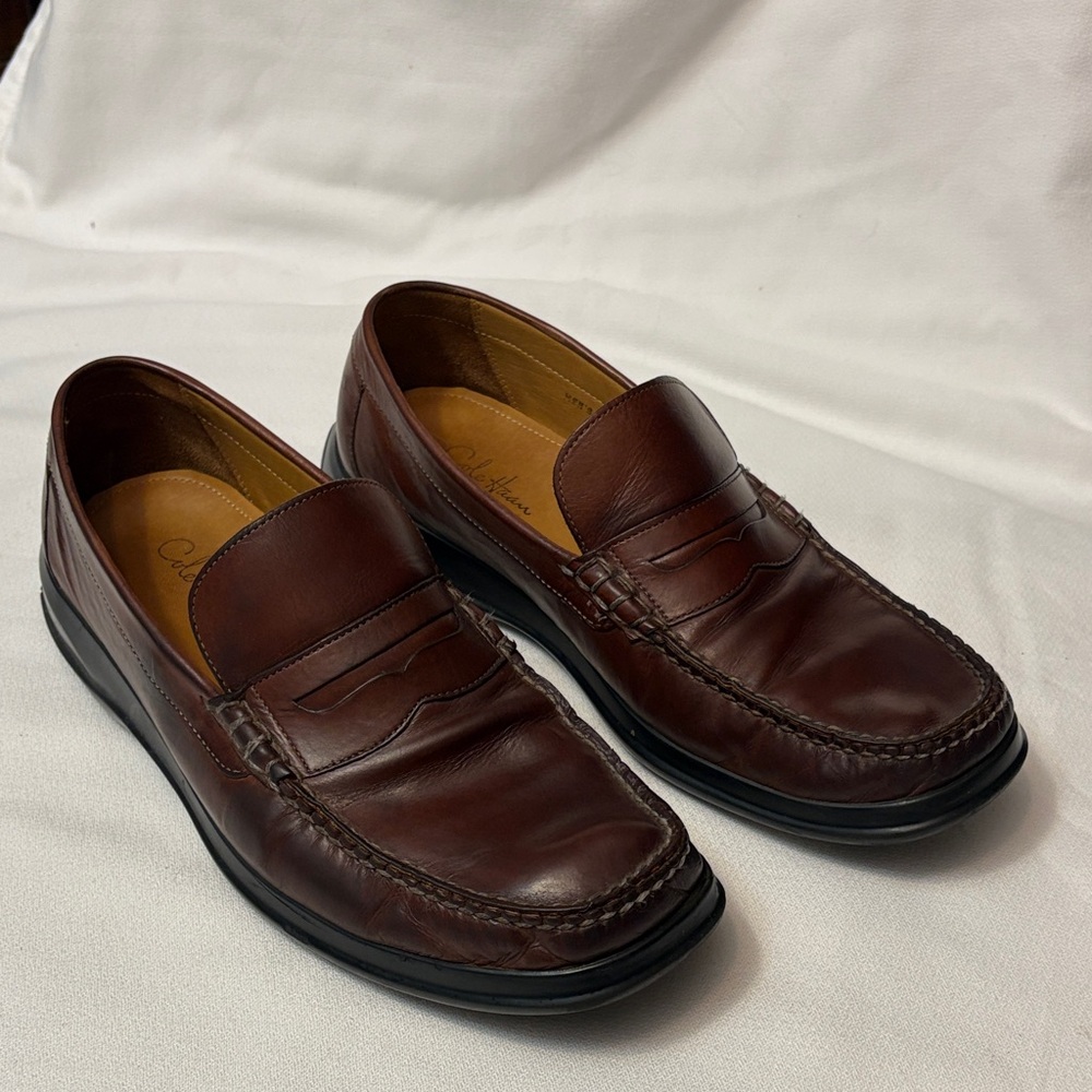 Rich Brown Leather Weejen Loafers - Excellent Used Condition - Size 9